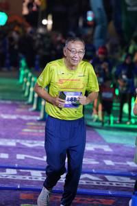 BIB: 888
                            <button type="button" onclick="openModal(26261242)" class="btn btn-primary btn-sm float-right btn-popup" data-toggle="modal" data-target=".modal-high-quality">
                        <i class="fas fa-shopping-cart"></i> Add to Cart
                    </button>
                                            <button type="button" onclick="isThisMe(26261242, true)" class="btn btn-success btn-sm float-right btn-popup btn-isme hidden" data-toggle="tooltip" data-placement="bottom" title="นี่คือรูปของคุณใช่ไหม คลิกที่นี่เพื่อเอาเข้าอัลบั้ม">
                        <i class="fas fa-plus"></i> Add to album
                    </button>
                    <button type="button" onclick="isThisMe(26261242, false)" class="btn btn-warning btn-sm float-right btn-popup btn-isnotme hidden">
                        <i class="fas fa-ban"></i> Remove from album
                    </button>